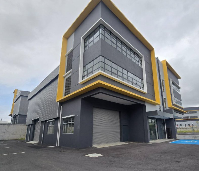 Full exterior view of the semi-detached factory at XME Business Park in Nilai